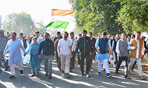 Rahul Gandhi, CM Sukhu, Pratibha and other Congress leaders in Bharat Jodo Yatra in Rajasthan on Dec 16, 2022 