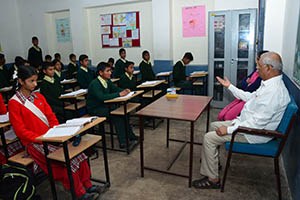 Guv with students at govt school in Shimla 