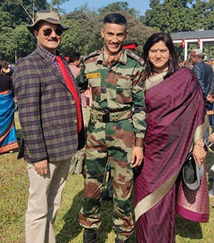 Lt Ravikant Bhandari with his parents 