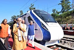 PM Narendra Modi launches Vande Bharat Express from Una 