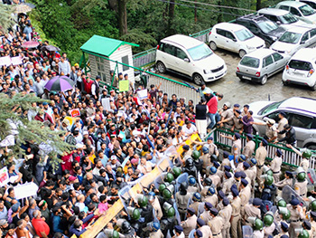 Apple farmers protest in Shimla 