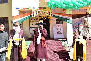 Voters of Spiti casting their votes 