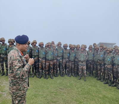 Army Chief Gen Pandey Meets soldiers at the LOC on J&K