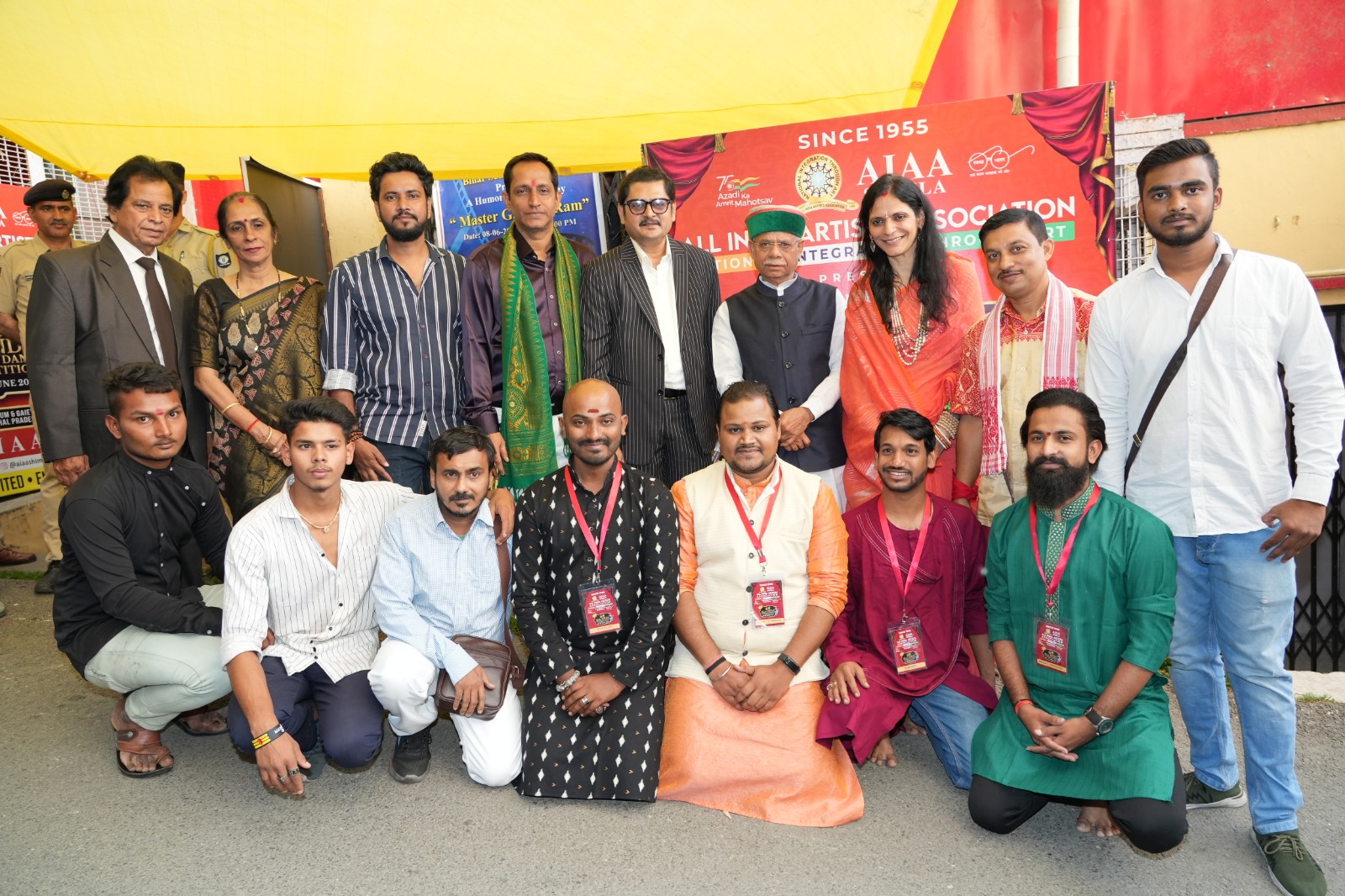 HP Guv with awardee artistes in Shimla 
