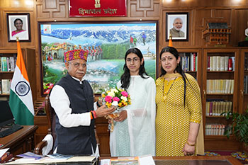 HP Guv Honours Charvi Sapta, HP Neet-23 topper at Raj Bhawan 