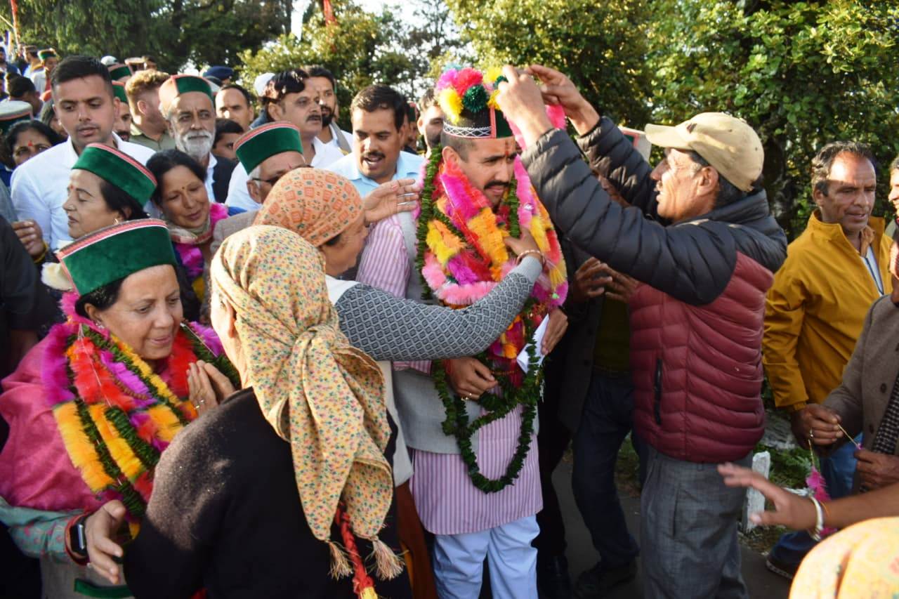 Mandi Lok Sabha MP Pratibha Singh and PWD minister at Deothi in Rampur 