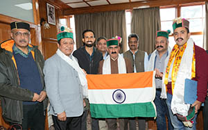 Amit Negi, Everester with CM and other in Shimla