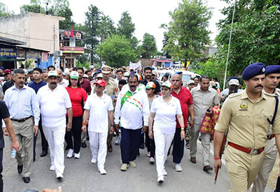 HP Guv, Dpt CM and ADGP Police walking in Una against drug abuse