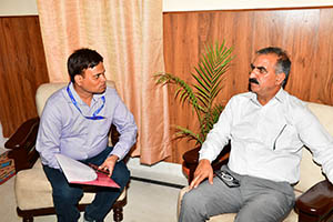 CM and Pawan Hans manager in Meeting in Hamirpur