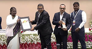 President of India Dr Murmu gives award to Prof Sinha, IIT Roorkee