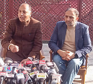 Leader of Opposition Jai Ram Thakur  at PC in Media persons