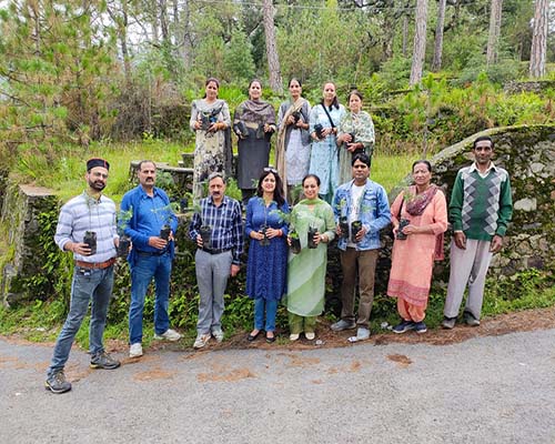 Dr Kimmim Sood, Satya Thakur, Shelley Sharma and others in Glen 