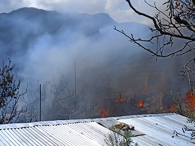 FireinNepaliBasti_Manali_HimbuMail