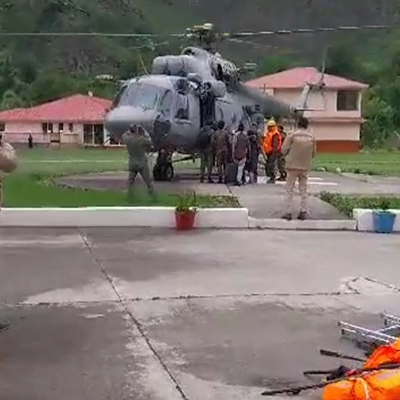 Indian-army_ITBP_rescue_Sangla_tourists
