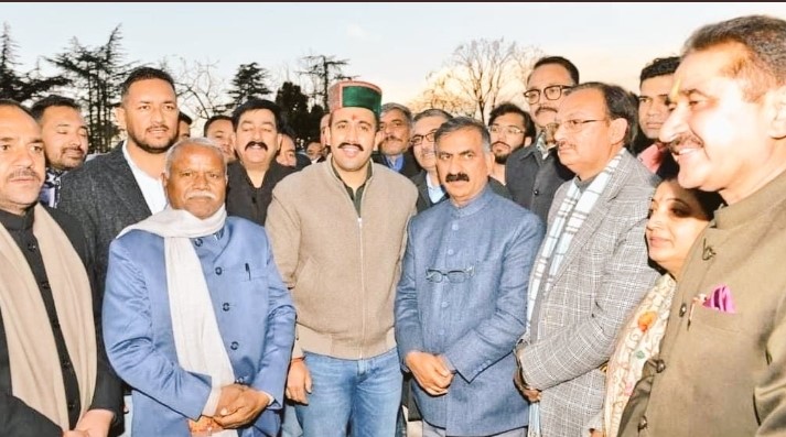 CM Sukhu with ministers and CPSs in  Shimla 