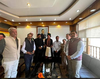 Priyanka Gandhi with CM Sukhu and others in Shimla 