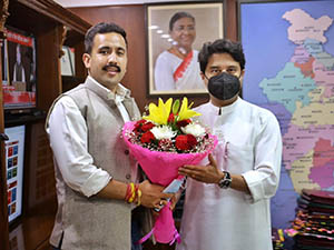 Vikramaditya Singh, MLA Shimla rural  with J Scindhia in New Delhi 