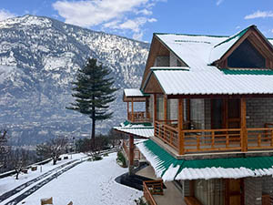 Snow picture of Baragarh resort near Manali 