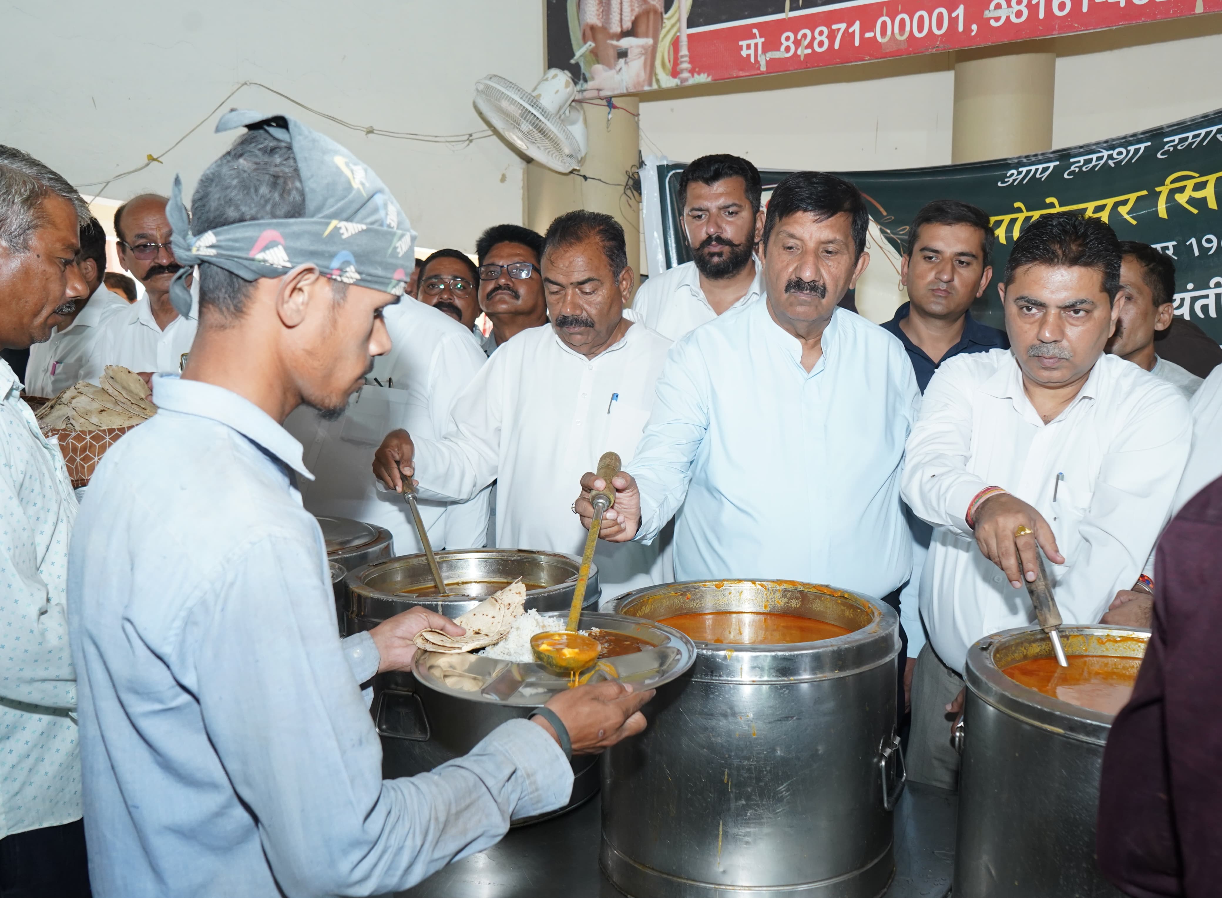 Dpty CM Mukesh in Una langar 