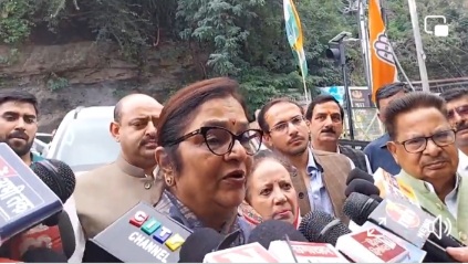 Rajni Patil Talking to reporters in Shimla 