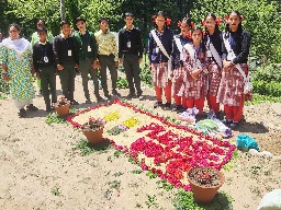 GreenBoothShowingStudents in Mandi 