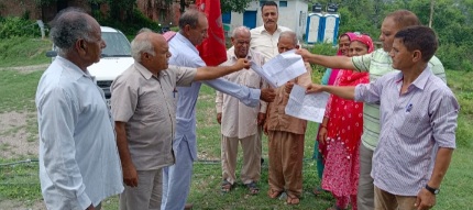 HKS farmers BurningBudget copies in Kangra 