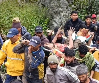 UKSDRF rescuing Stranded people from Sri KedarNath 