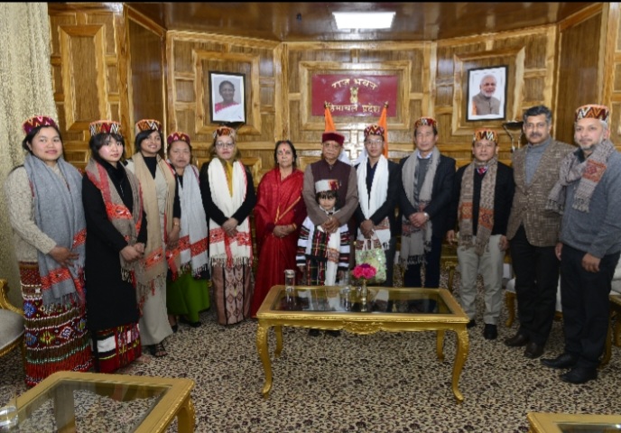 People of Arunachal and Mizoram withHpGuv in Raj Bhawan in Shimla 