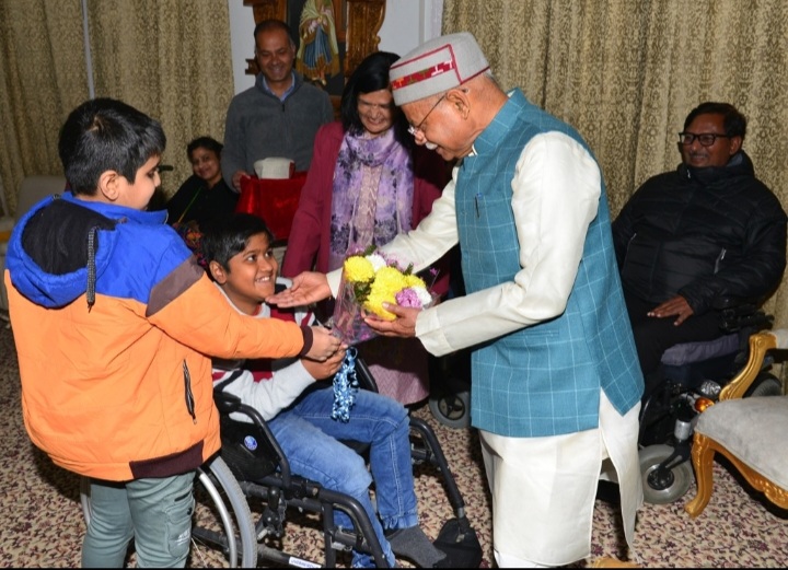 HPGuv Shukla with Children 