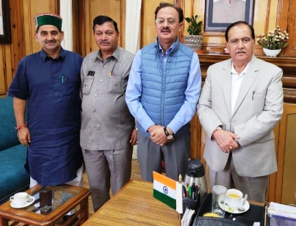 Hp Vidhan Sabha Speaker with MLAs in Shimla 