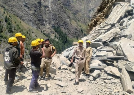 Tindi Road Block at Kadunalla