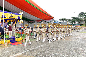 HP CM Jai Ram Thakur takes salute of Ind Day Parade at Sarahan in Sirmaur on August 15, 2022  