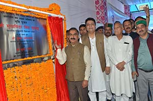 CM sukhu starts E-buses in Dharamshala