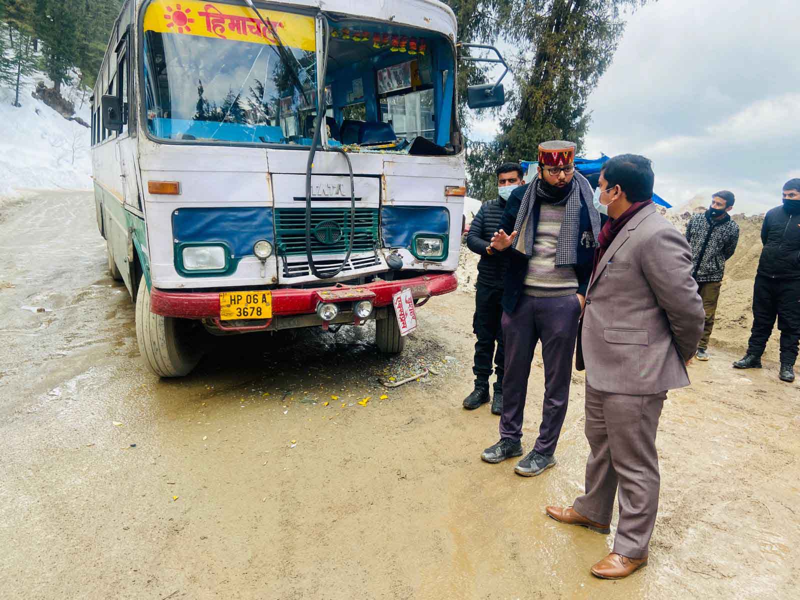 File:IIUC student bus.jpg - Wikipedia