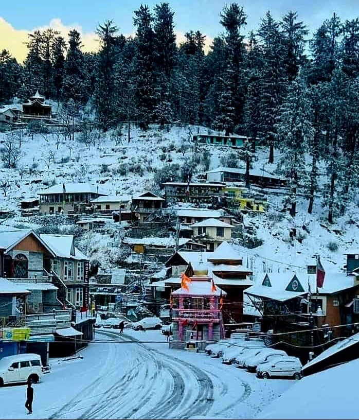 Snowfall in Narkanda 