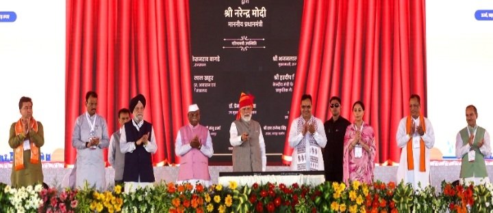 PMModiInauguratesSJVN1000MWSolarProjectInBikaner