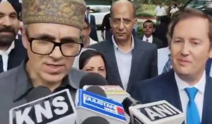 CMOmarWithUSAmbassadorGirOnKashmir