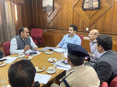 PWD minister Vikrmaditya Singh with PWD officers to review road maintenance in Shimla district 