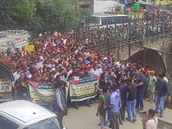 Apple farmers protest in Rohru in Shimla district on July 11, 2022