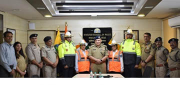 HP DGP Sanjay Kundi in Middle  with traffic cops  in new vests in Shimla 