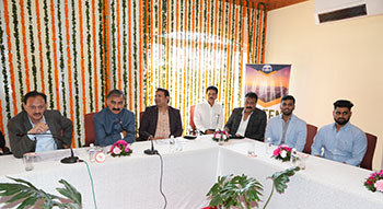 CM Sukhu meets investors in Shimla 