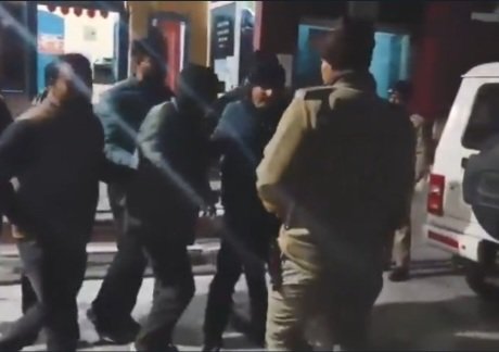 UKPoliceArrestTwpDrugPeddlersInAlmora