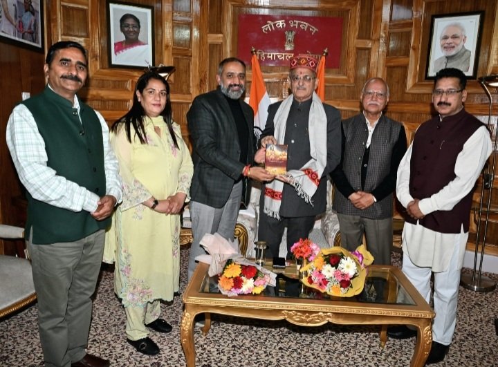 BJPSubmitsMemoToGuvInShimla