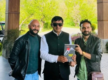 NakulKhullarReleasingBookOnKulluviDictionaryinBaragarhResort